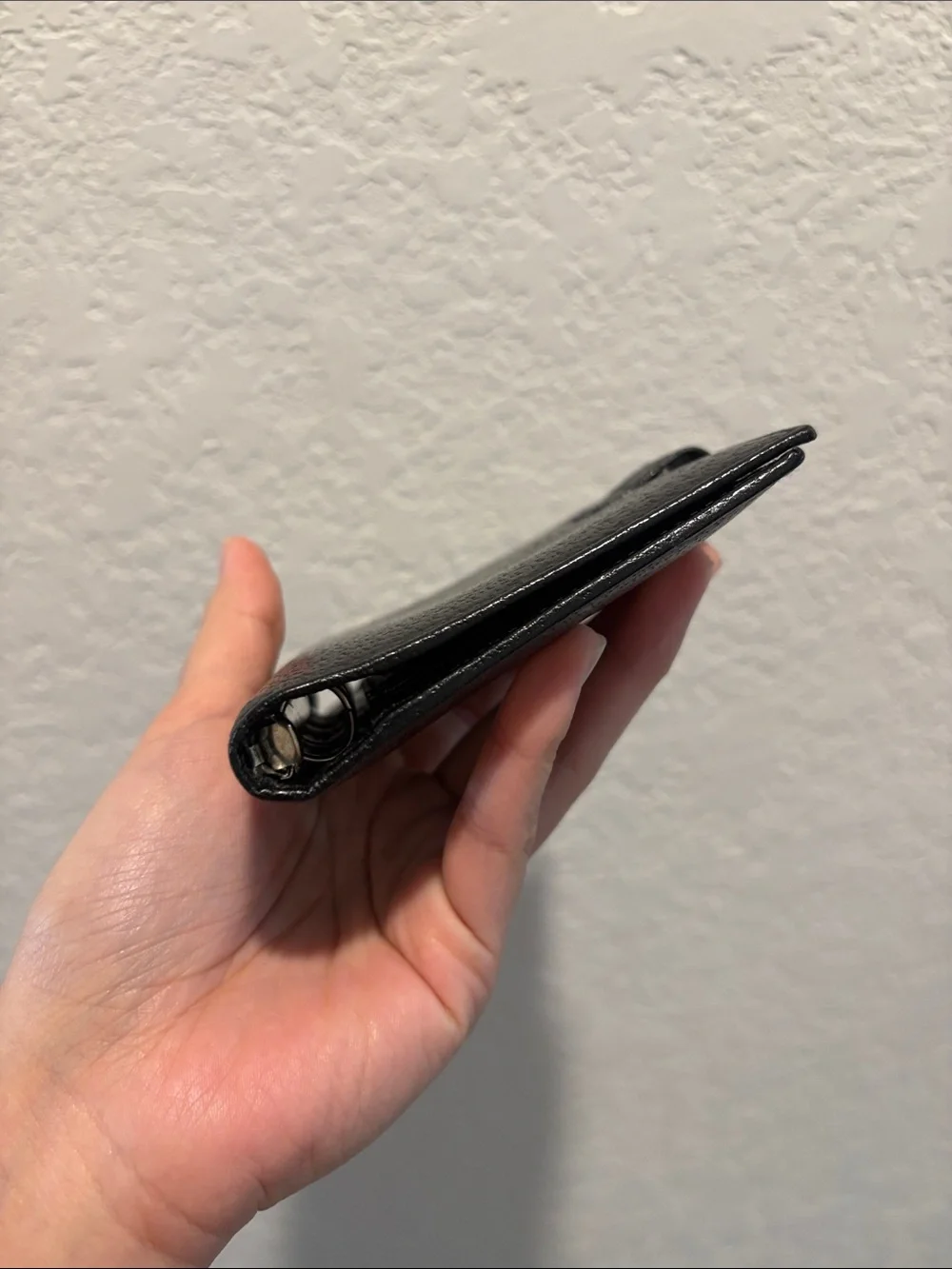 Gucci Classic Black Leather Agenda Wallet with Snap Closure